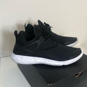 Air Jordan Fly 89 size 9.5